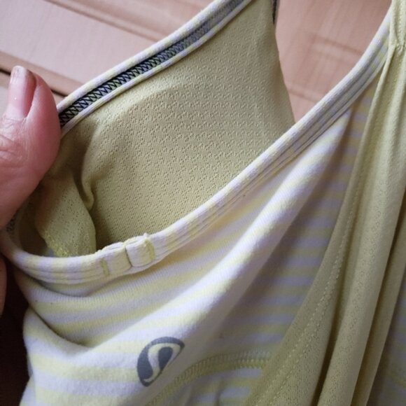 Lululemon no limits Yellow  whiteTank Top with built in bra size 8 - Picture 10 of 13